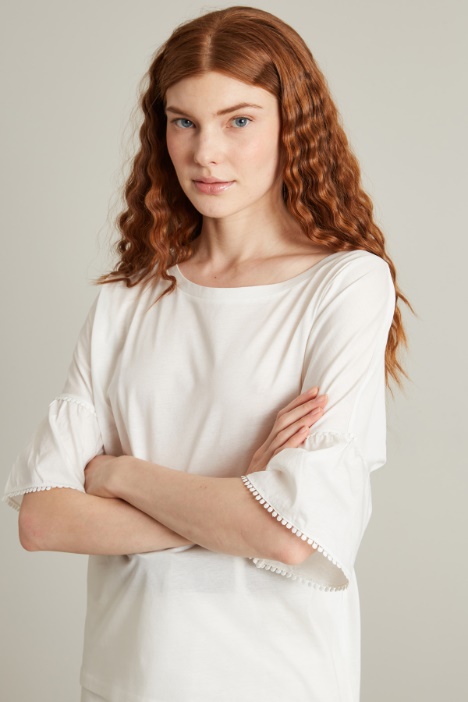 Camiseta con mangas corola