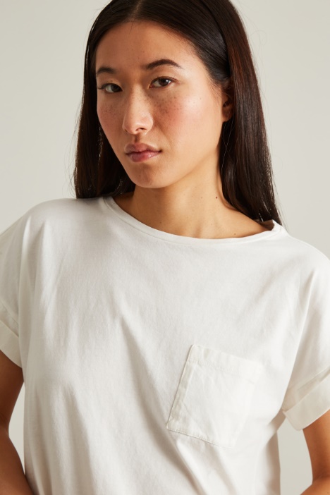 T-shirt con taschino