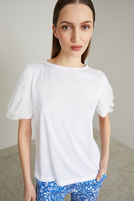 T-shirt con maniche in tulle