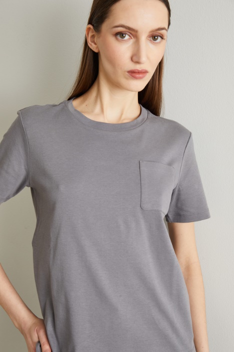T-shirt in jersey con taschino