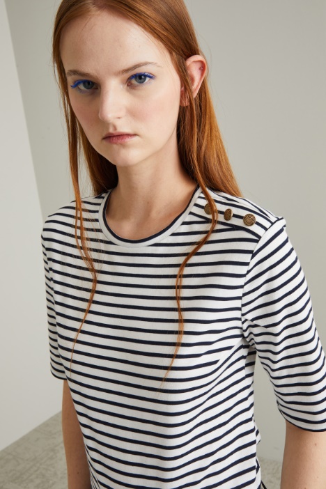 Tshirt con bottoni