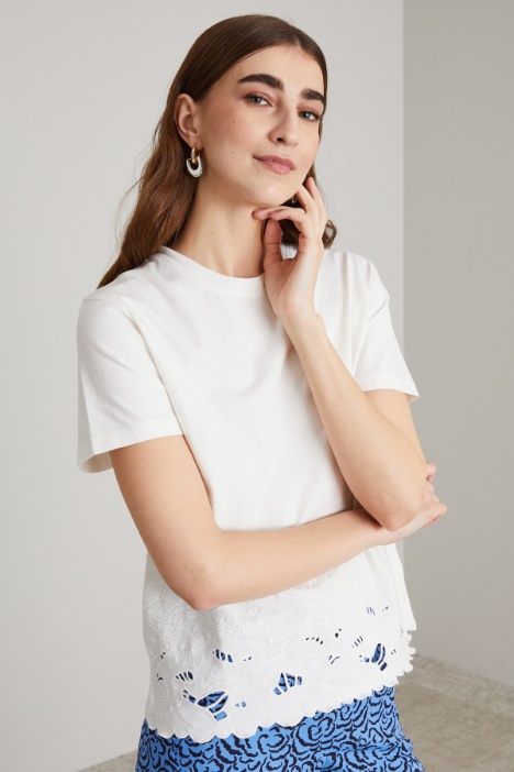 Tshirt con ricamo Intrend