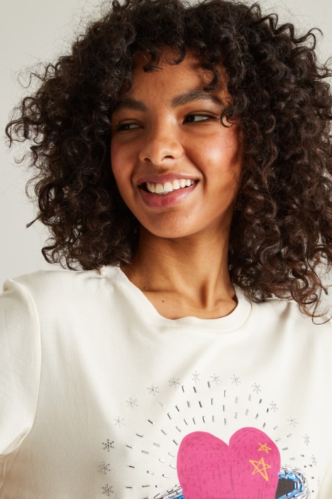 T-shirt con stampa e ricami