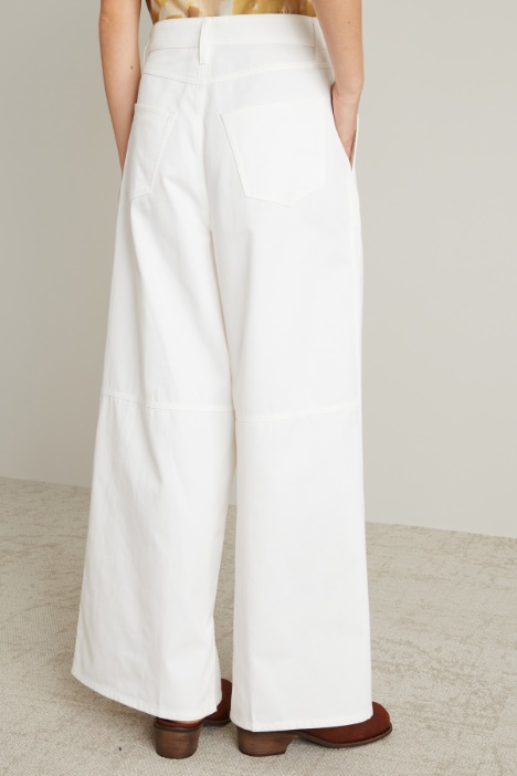 Pantaloni morbidi in gabardina