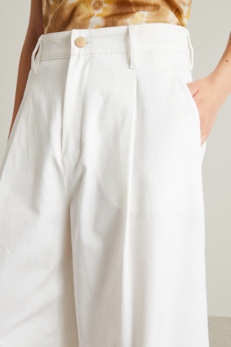 Pantaloni morbidi in gabardina