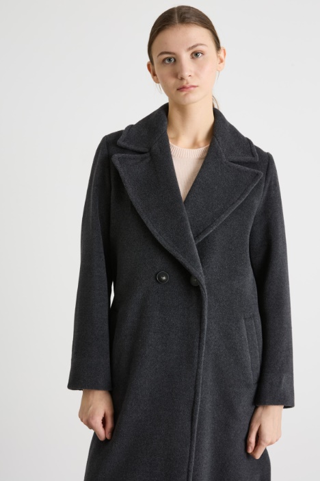 Cappotto con maxi rever