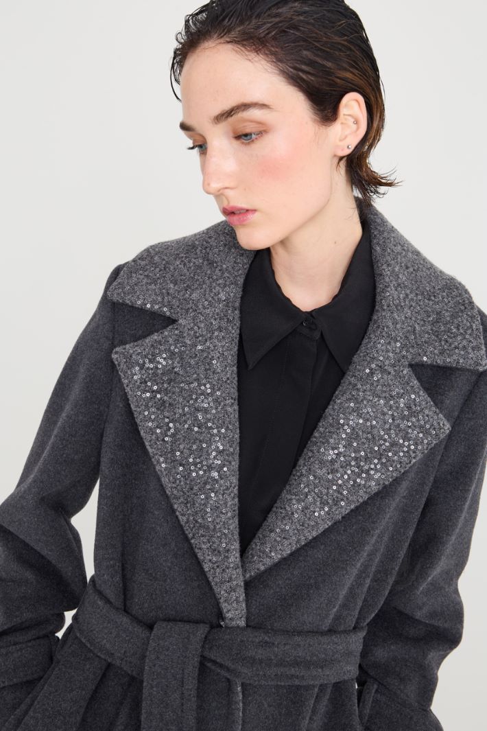 Cappotto in velour e paillettes