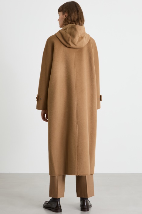 Cappotto con cappuccio a coulisse