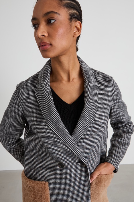 Cappotto con dettagli peluche