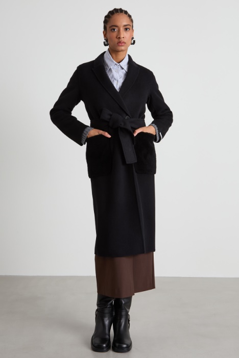 Abrigo con detalles de peluche