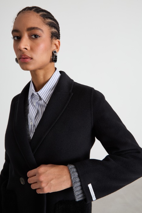 Abrigo con detalles de peluche