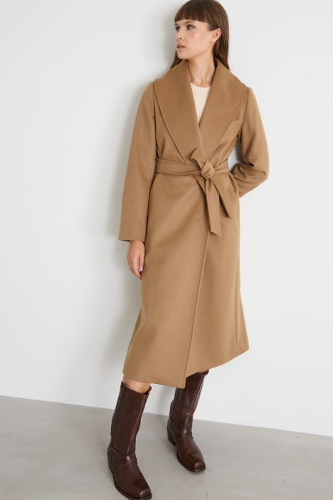 Abrigo con cuello chal