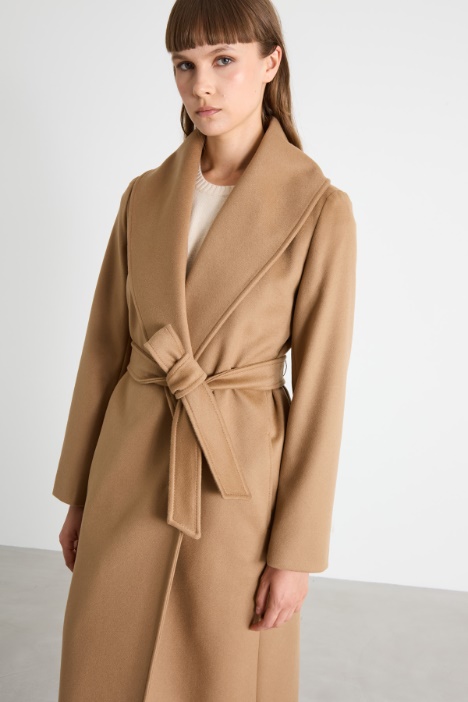 Abrigo con cuello chal