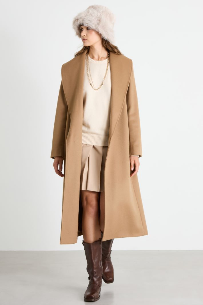 Cappotto con collo sciallato Intrend