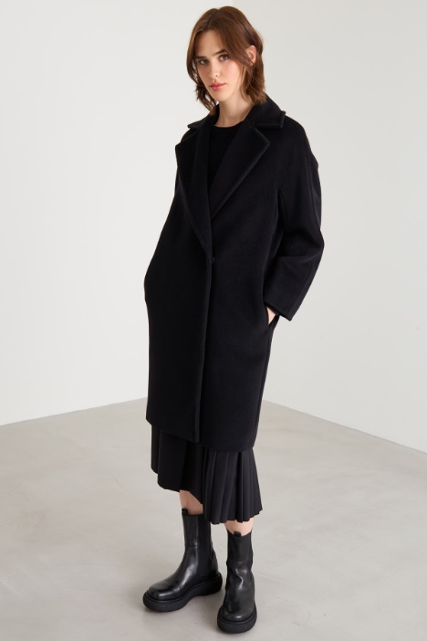 Cappotto doppiopetto con maxi rever
