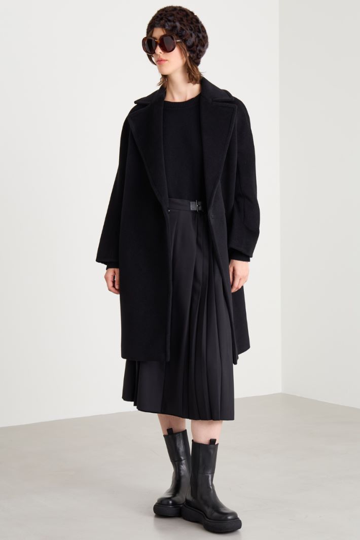 Double-breasted coat with maxi lapels Intrend