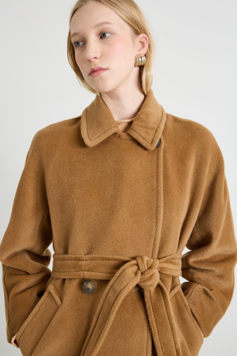 Cappotto con cintura