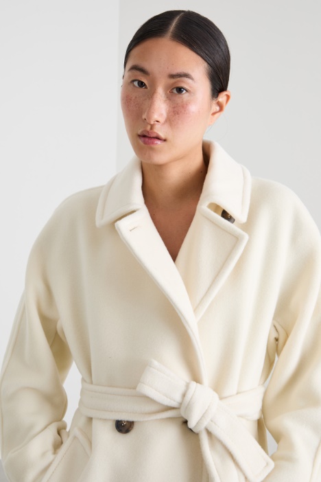 Cappotto con cintura