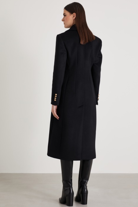 Abrigo entallado de paño