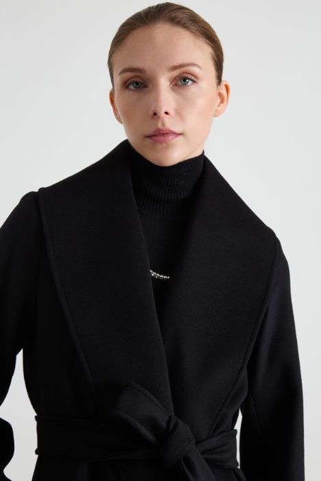 Cappotto con collo sciallato