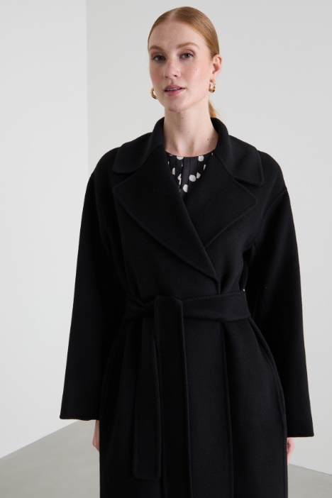 Abrigo de lana con cinturón