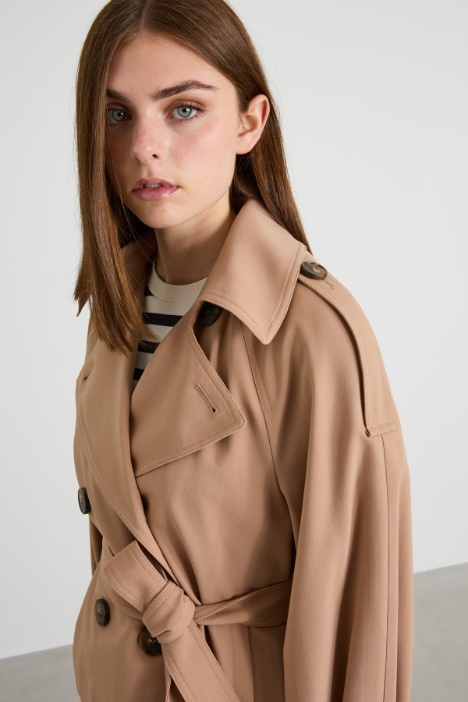 Trench corto in gabardina