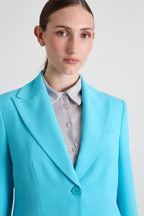 Blazer de sarga de botonadura sencilla