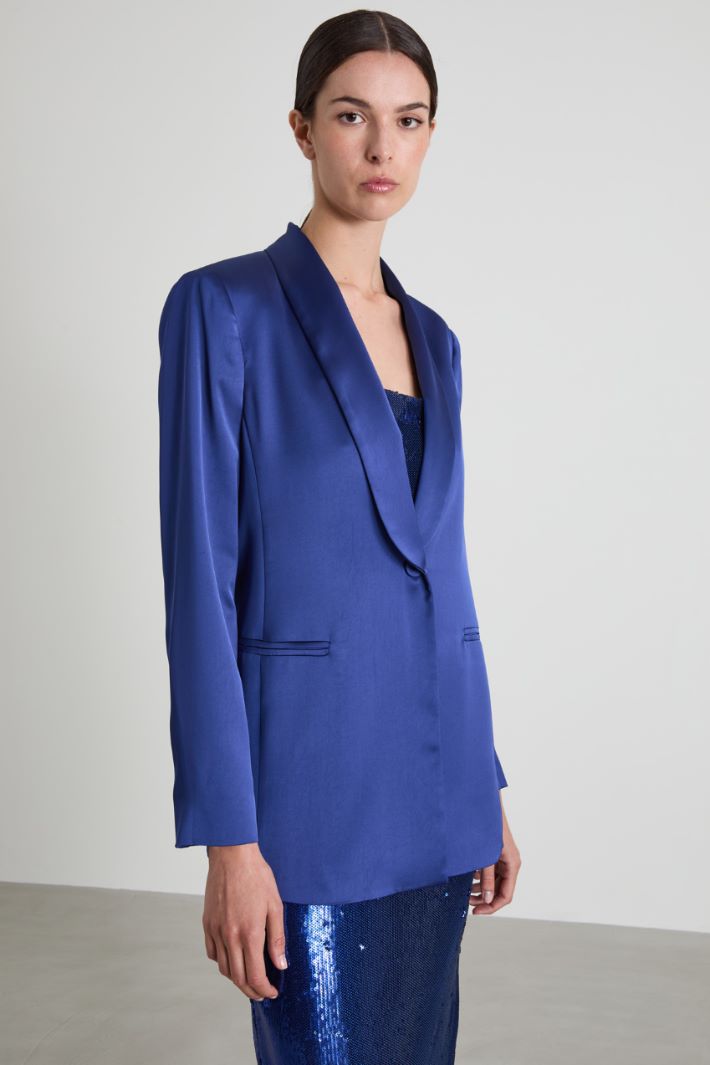 Blazer de satén Intrend