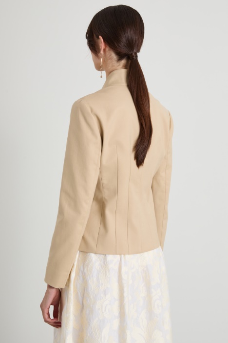 Giacca con collo in piedi