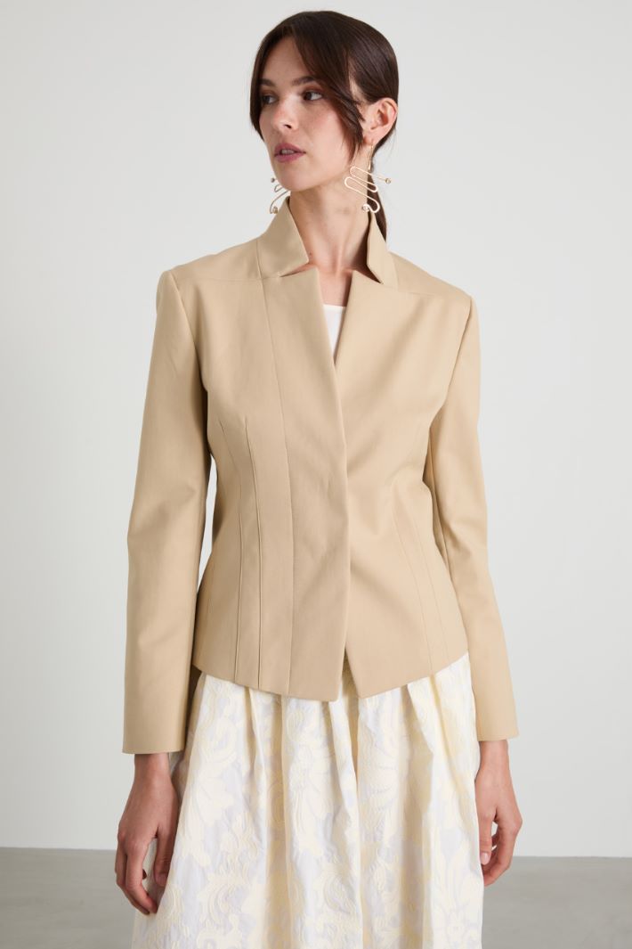 Chaqueta con cuello alto Intrend