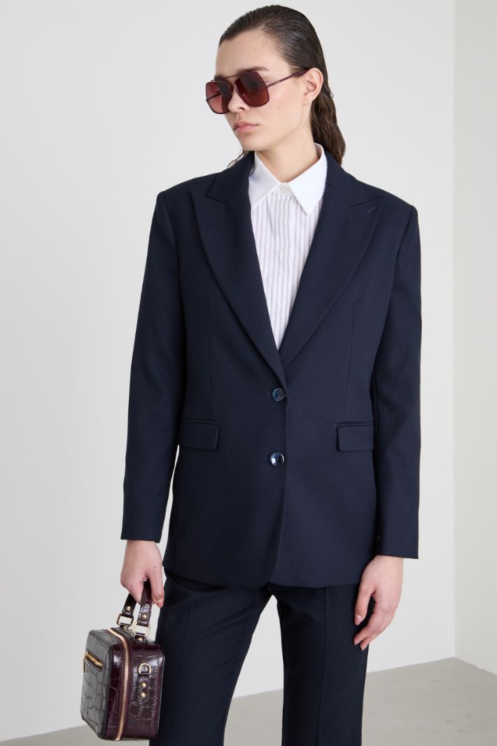 Loose viscose blazer Intrend