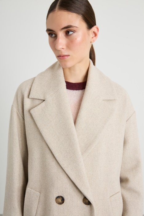 Abrigo de lana con estampado de chevron