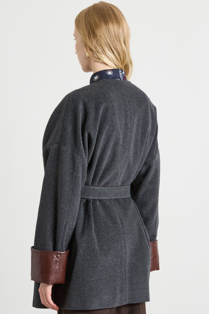 Caban con inserti in similpelle