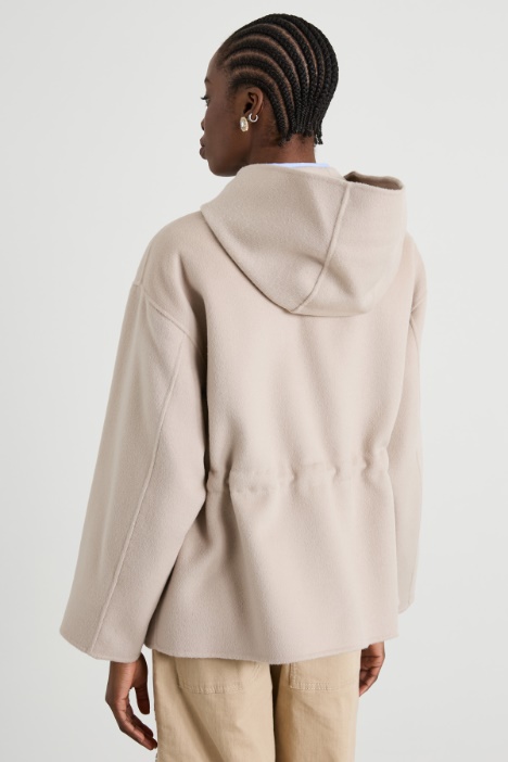 Cappotto corto con cappuccio