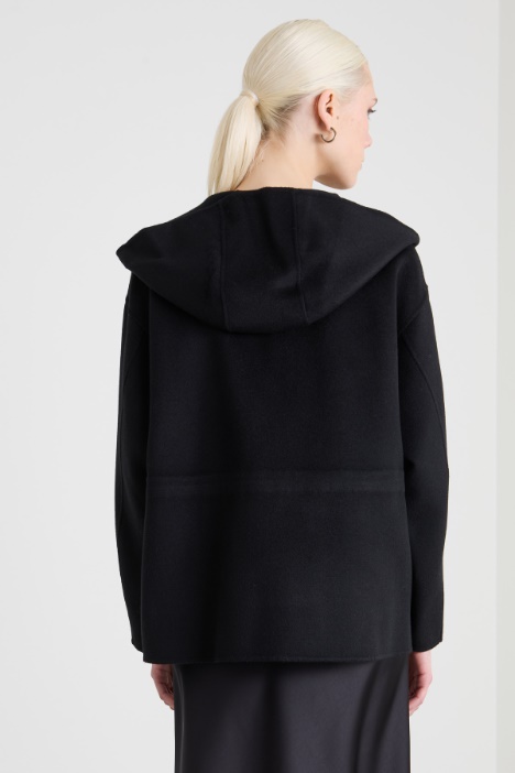 Cappotto corto con cappuccio