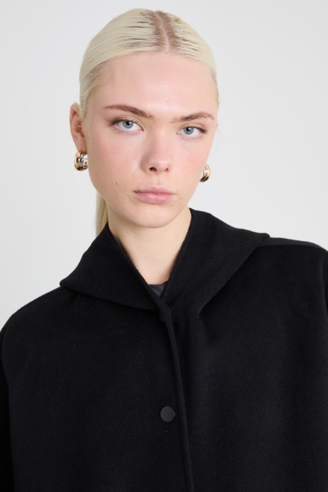 Cappotto corto con cappuccio