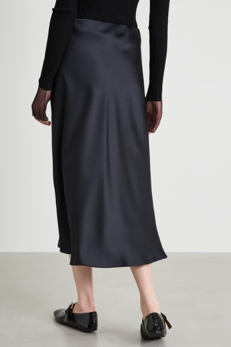 Gonna longuette in raso