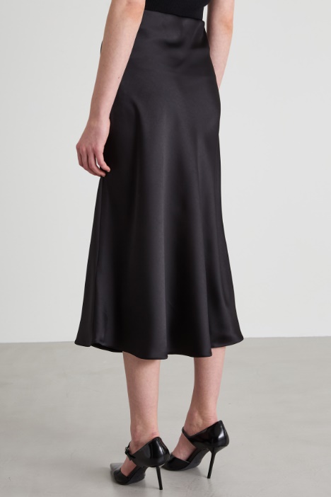 Gonna longuette in raso