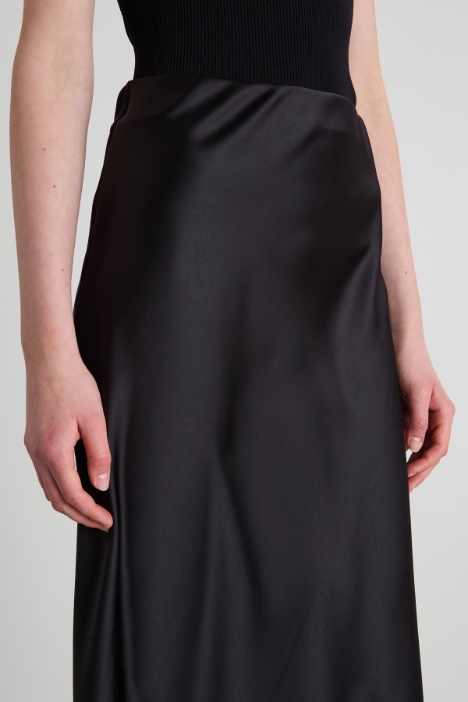 Gonna longuette in raso