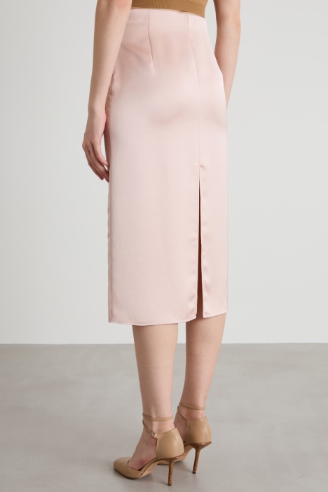 Gonna dritta in raso