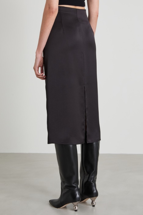 Falda recta de satén