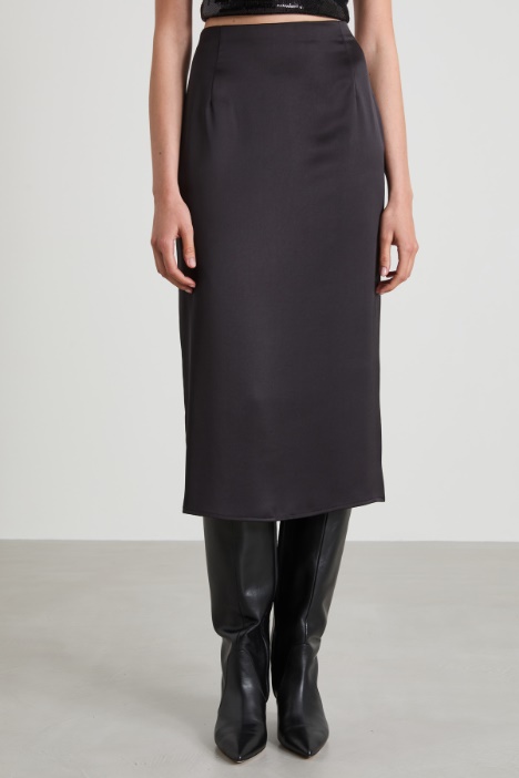 Falda recta de satén