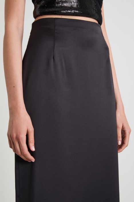 Falda recta de satén