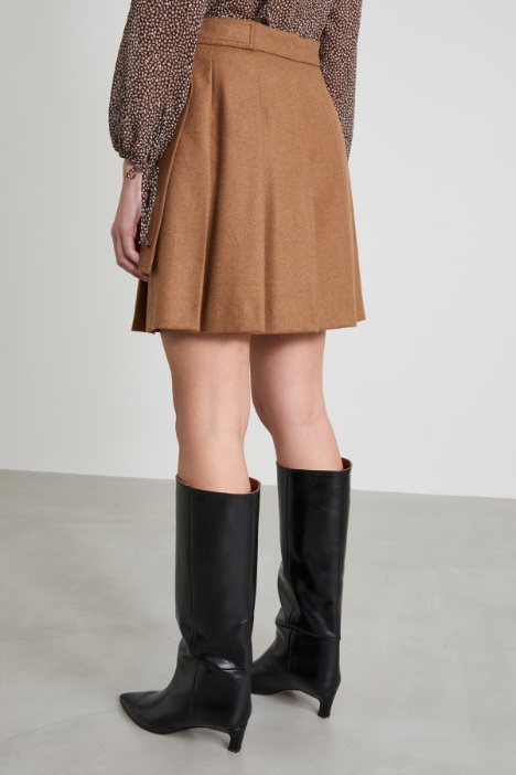 Gonna a pieghe in flanella