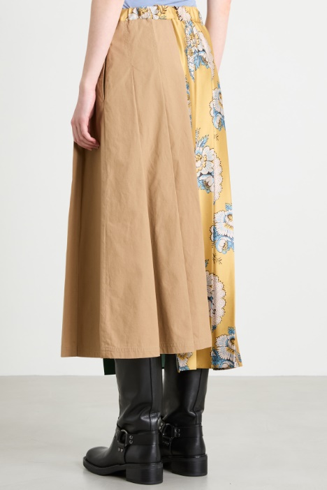 Gonna midi in tela e twill stampato