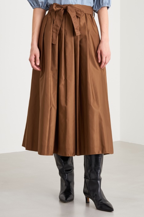 Falda plisada de tafetán