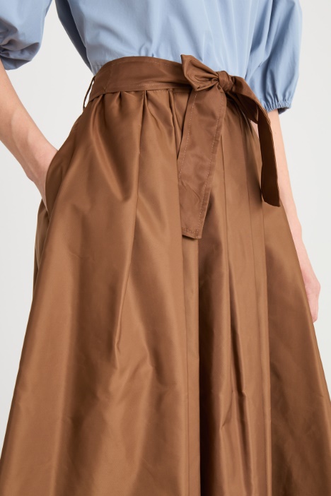 Falda plisada de tafetán