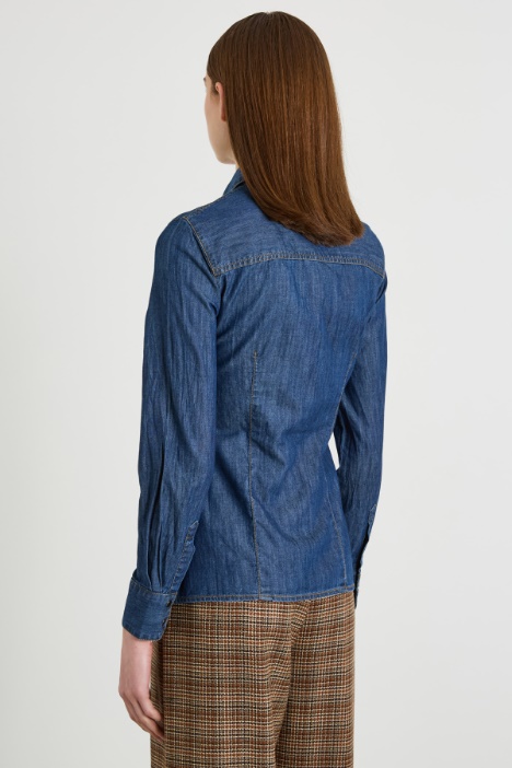 Camicia slim in denim leggero