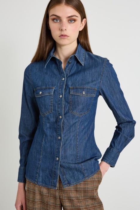 Camicia slim in denim leggero