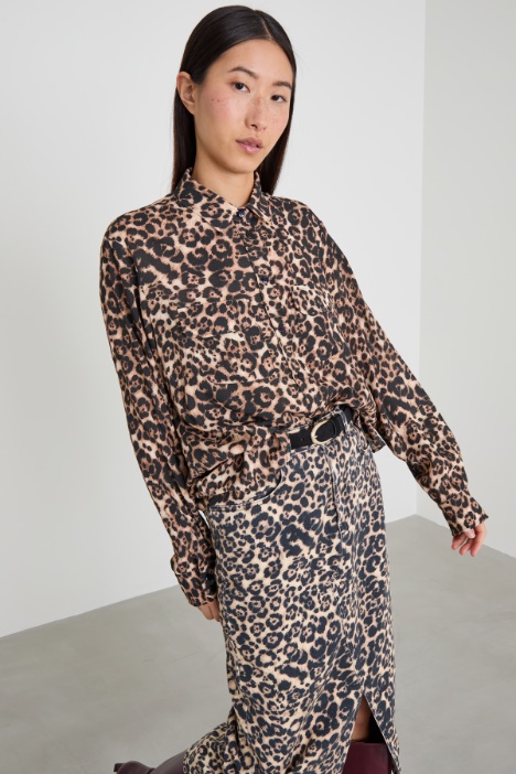 Animal-print crepe shirt Intrend - 4